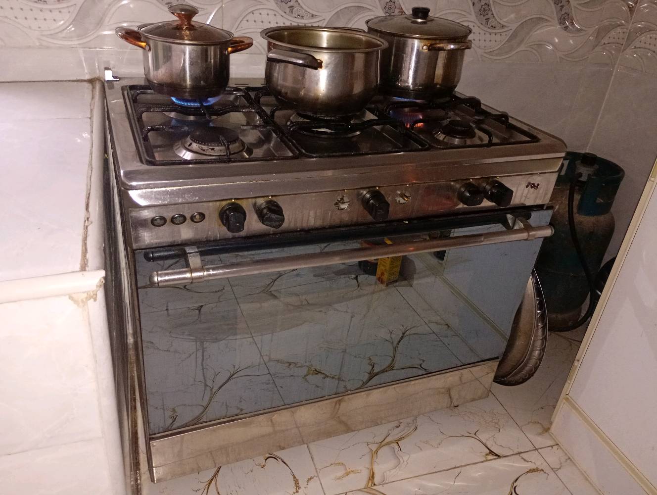 طباخ اخو الجديد شغال للبيع او مراوس بأبو ٤ عيون منظدي مع فرق