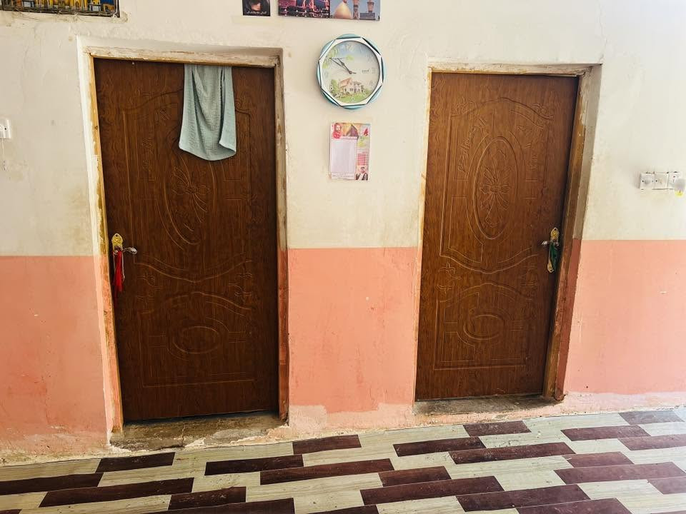 سلام عليكم بيت لبيع يم شهيد ابو جكاره مساحه البيت 350 خط اول لاستفسار عله رقم ***********
