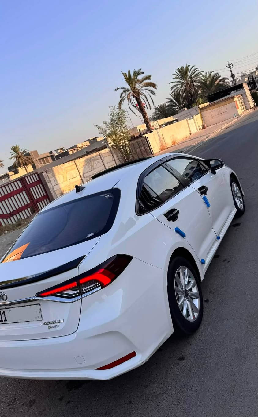 السلام عليكم 
كورلا هايبرد الشكل الخليجي موديل 2024 للبيع 
فول مواصفات كشنات جلد ، فتحه سقف ، بصمة ، رادار ، تثبيت مسار ، لايت زينون وباقي لمواصفات لمعروفه 
السيارة عليها اضافات ؏ شكل الخارجي مري باتمان سبايدر يدات بلاك سكوبات خلفية ومطريات وكڤر بانزين بلاك
ماشية 25 الف كيلو السيارة حيل نظيفه على ايدي مابيها قطره صبغ فقط بارد شبر تقريباً بحافة الباب عكس السايق وباقي سيارة مكفولة 
رقم بغداد بأسمي تحويل ثاني يوم 
السعر 151$ ورقة وبيها مجال حك الجية
 مكاني بغداد المنصور للاستفسار ***********

