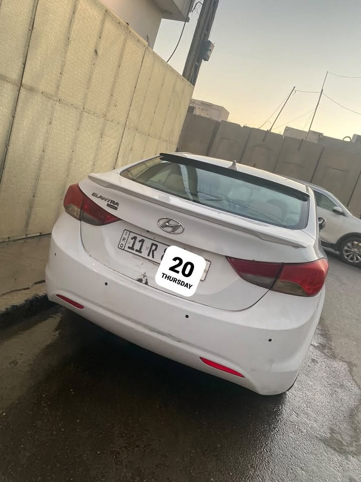 النترا تك باب موديل ٢٠١٣
رقم بغداد حادثه صندوك .محركه ١٨٠٠دوش نظام ايكو .ومثبت سرعه كروز . 
تحكمات ستيرن كشنات جديده.اكو ملاحظات بلكشر. هزه ورقم قبل ٣ اشهر مسويله تحويل مباشر باسم معلمه استخدام قليل السعر ٧٦ للاتصال***********
