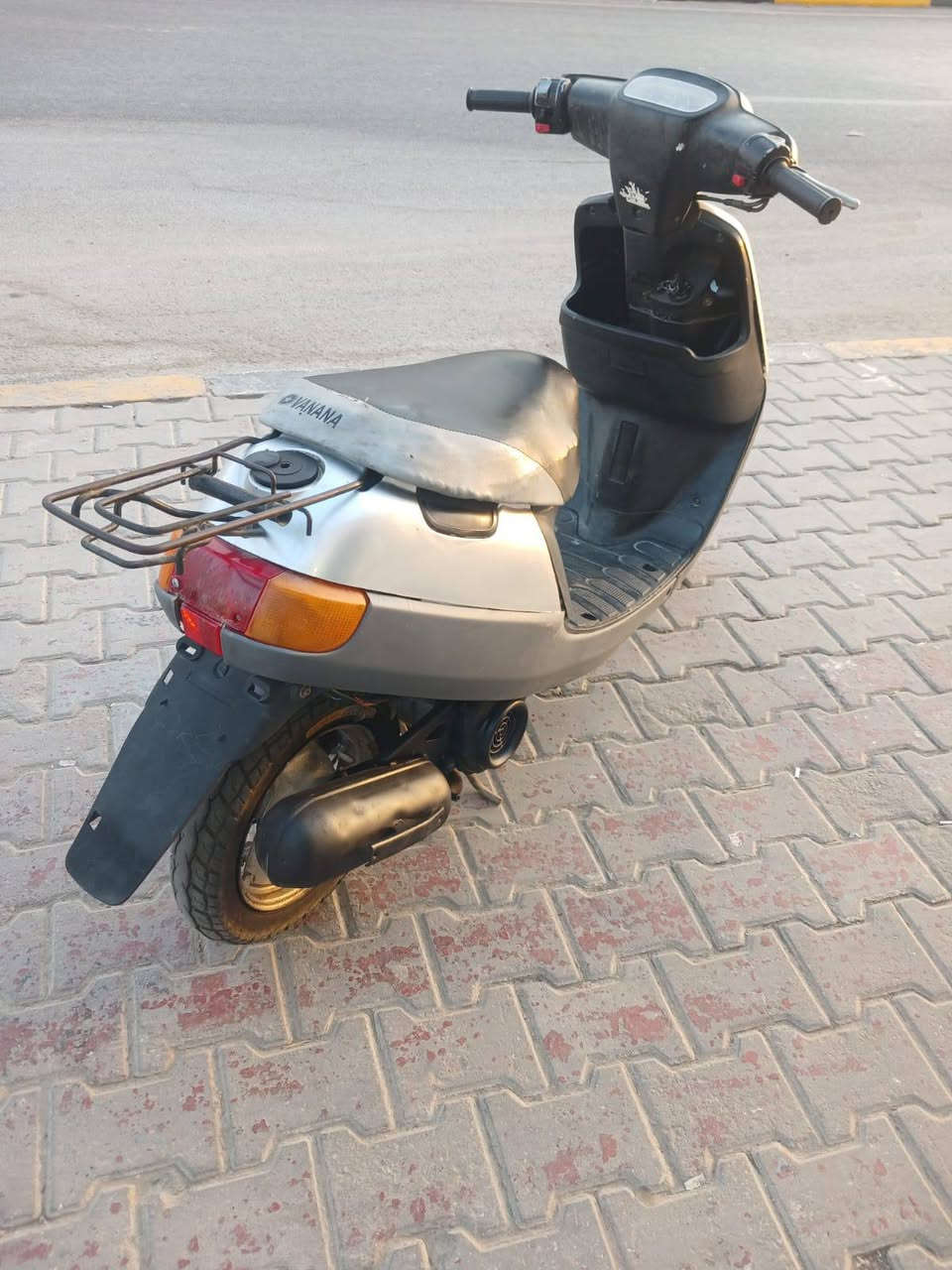 سلام عليكم بطه للبيع 
مجفته 
مكينه حلوه 
شلعه معدل 
كهربايات شغاله  
سعر ٢٥٠ 
***********
مكلف بنشر
