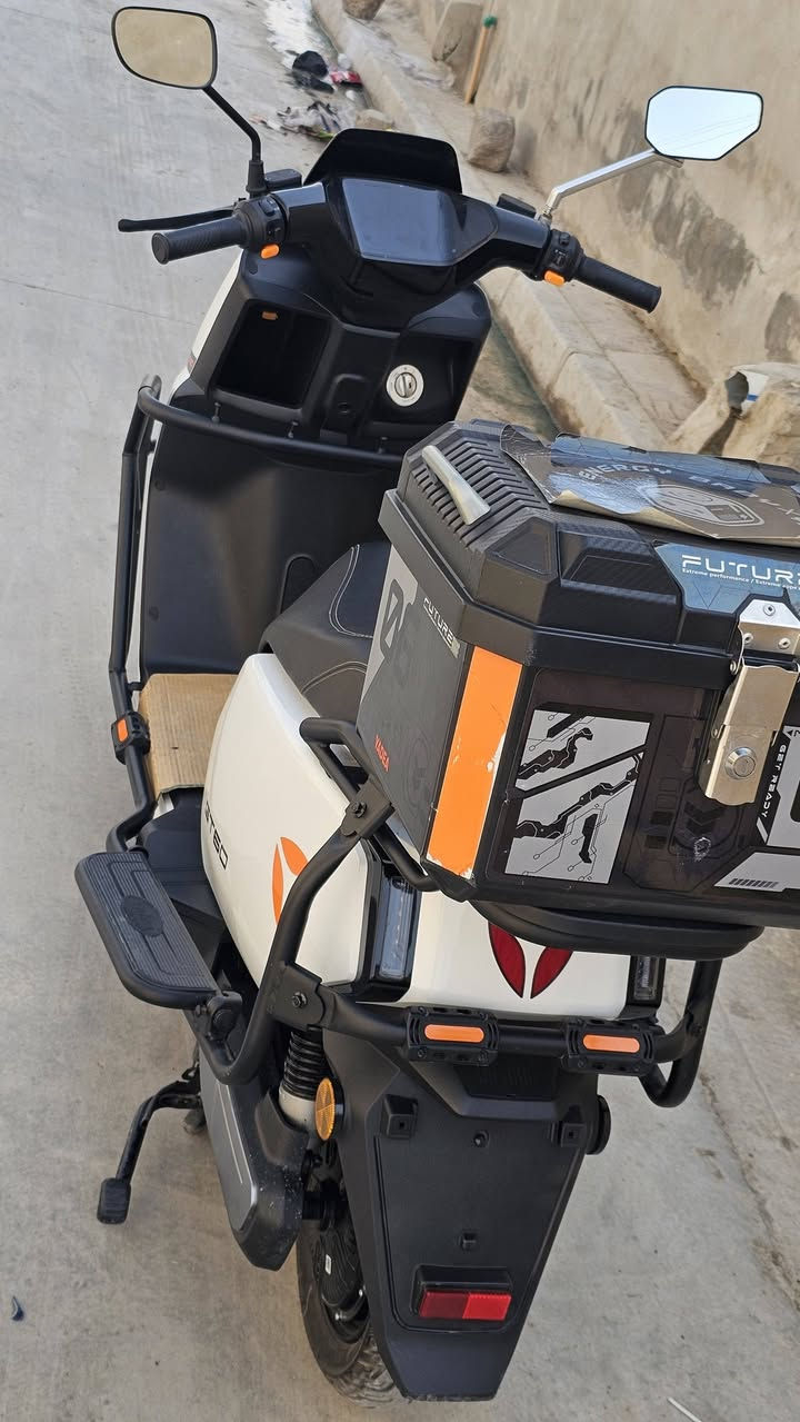 🏍️ دراجة شحن GT60 للبيع

دراجة GT60 نظيفة جدًا، كدام العين وماشية 3500 كم فقط.

✅ وصل الشراء موجود
✅ ضمان لمدة سنتين
✅ جاهزة للاستخدام ولا تحتاج إلى مصروف
💰 السعر: 950 ألف دينار
🔹 يوجد مجال بسيط للطيبين 

📌 فقط، يرجى عدم الإحراج.
📞 للاستفسار: ***********
