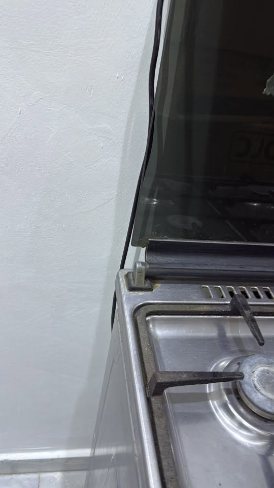 طباخ إيطالي • ٤ عيون • نظيف ١٠٠