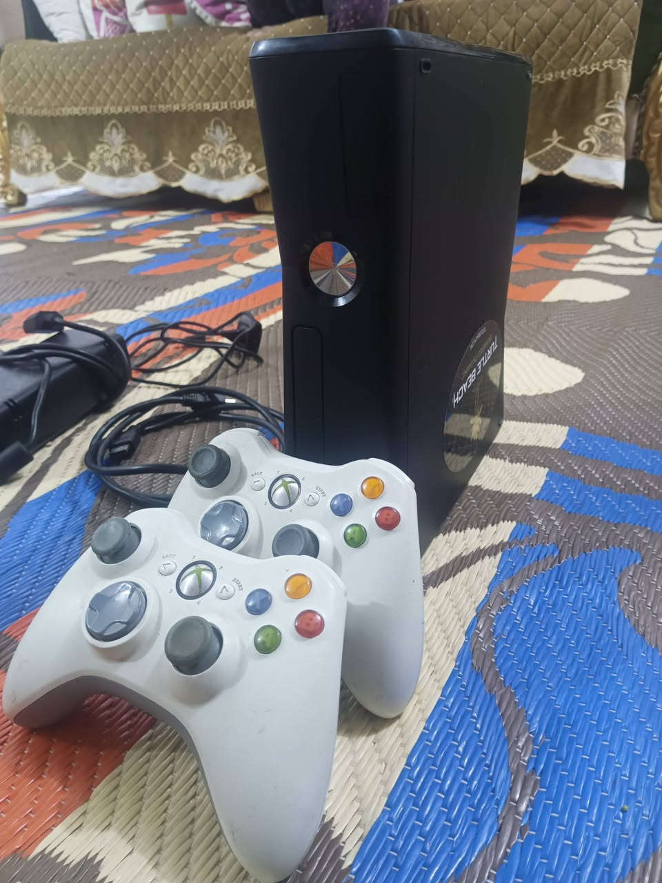 اكس بوكس 360 كامل ملحقات يدتين كارتونيه اصليه كيبلات كامله بي أكثر من 100لعبه بي عطل بيسيط سعر 65 المكان كربلا التوصل واتساب او ما زنجر ***********

