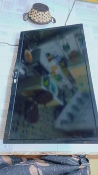 شاشه ٤٠ وشاشة ٢٠ بدون انترنت 07719075501