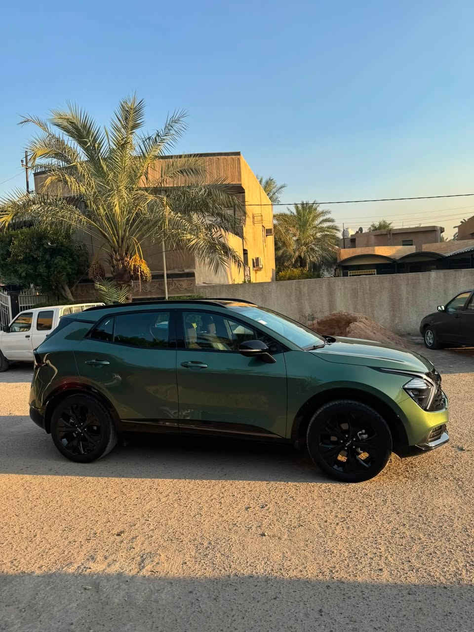 Kia sportage 2025 black edition
خليجي
N/M
المواصفات :- 

1-سقف بانوراما

2-بصمة تشغيل وابواب 

3- كشنات جلد وكنتار زيتوني واسود 

4-تدفئه كشنات وستيرن 

5-كشنات كهرباء 

6-تحكم ستيرن كامل + شفتات بلستيرن 

7- حساس اماي خلفي 360 درجه 

8- تبريد بيانو منفصل +قطعتين تبريد 

9-شاشة متصلة تدعم كار بلي 

10-شاحن طوارئ لاسلكي 

11-نظام تشغيل عن بعد + ترحيب عند الاقتراب 

12- رادار جانبي مع تحديد مسار 

13-هاندبريك بصمة 

14-ويل كب 19 مع تخم تاير نيكسون 

15-مخارج USB

16-ليد امامي خلفي 

17-مري شفط مع اشارة 

18- ماشية 29 الف  

19-صندوك شفط كهرباء 

20-سبير منازل +عدة طوارئ كاملة 

سياره مكفوله

بغداد الگريعات 
***********
