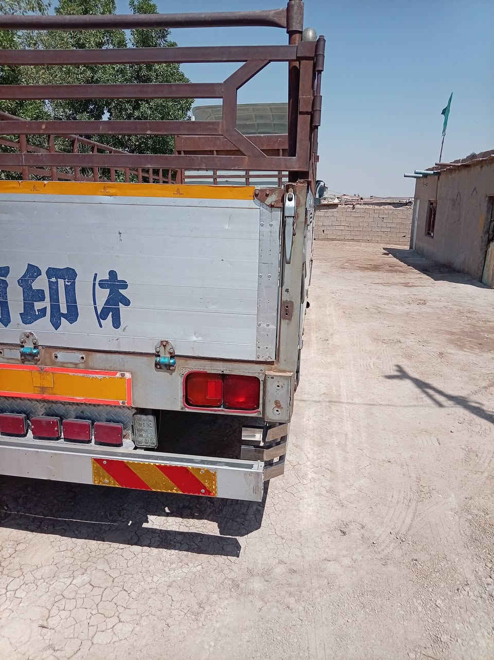 هينو البيع ٨٠عادي رقم بصرة كفالة عامة سيارة جديدة ***********

