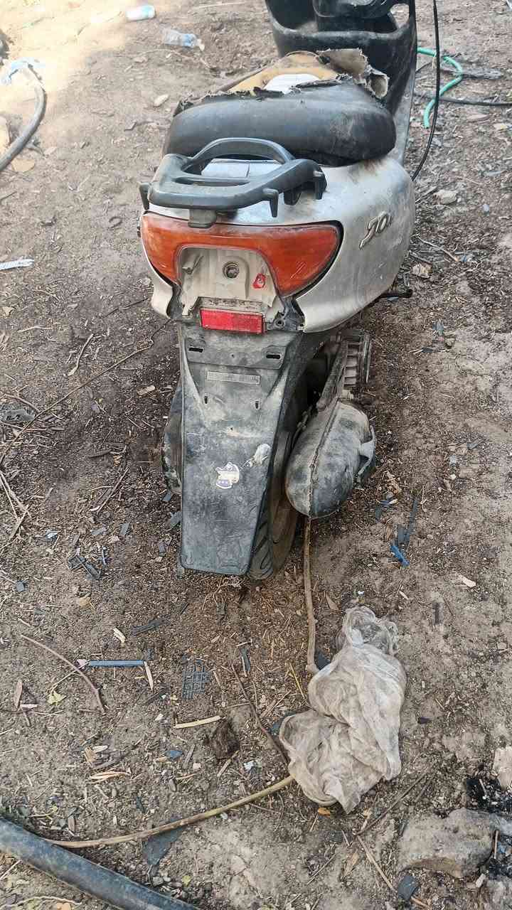 سلام عليكم دراجه عصفوريه دراجه متروكه مكينه نضيفه دراجه بيهه حيل دراجه جيبله كفرات ترجع جديده كشما بيهة بس كابريتر حطلانه قيم وخذ مكان ناصريه خميسات رقم ***********مابي واتساب
