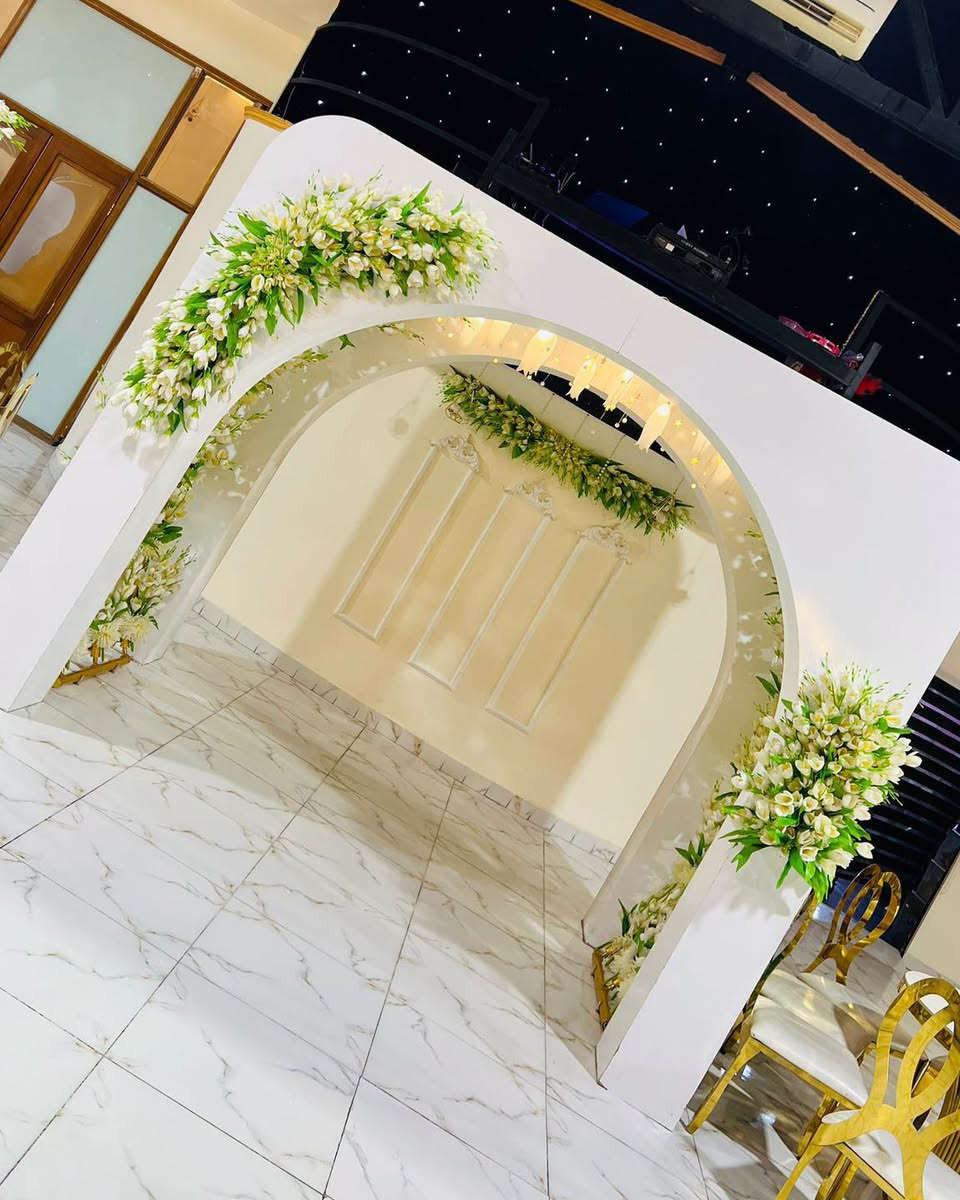 الحجوزات مفتوحة للأشهر       ٩      و      ١٠       و       ١١     🌸 
سارعوا بالحجز قبل أن تفوتكم الفرصة 🌸 
وية قاعتنا الخصومات متخلص سوينالكم 
خصومات وتخفيضات وهدايا ع الحجوزات 🌸
سعة القاعة ٣٠٠ شخص 🌸
للاستفسار ع الواتساب *********** 🌸 
العنوان :ـ حي الجامعة ــ مقابل مجوهرات الماس ــ فوق مطعم چكن بوكس ــ ط ٣ 🌸
