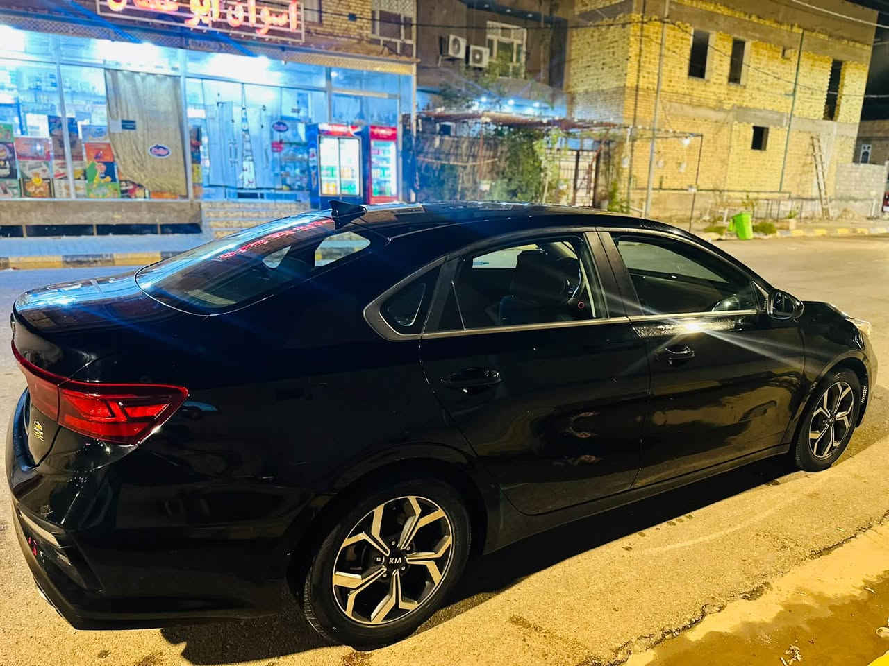 سلام عليكم كيا فورتي 2019سياره بيه بس بنيد مبدل وبيه طلقه بل قماره سياره جديديه سياره مكفوله كير مكينه دوش لون اسود سوناره موجود بل منشور مكان السياره واسط قضاء الحي السعر 128وبيه مجال بصيط 
للاستفسار ***********
