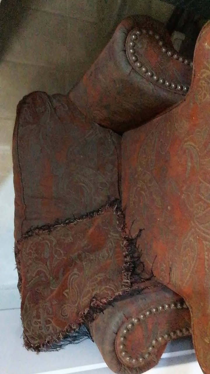 عندي أغراض بيت مستعملات زوالي ثلاجه كاونتر تخم غساله ال جي
