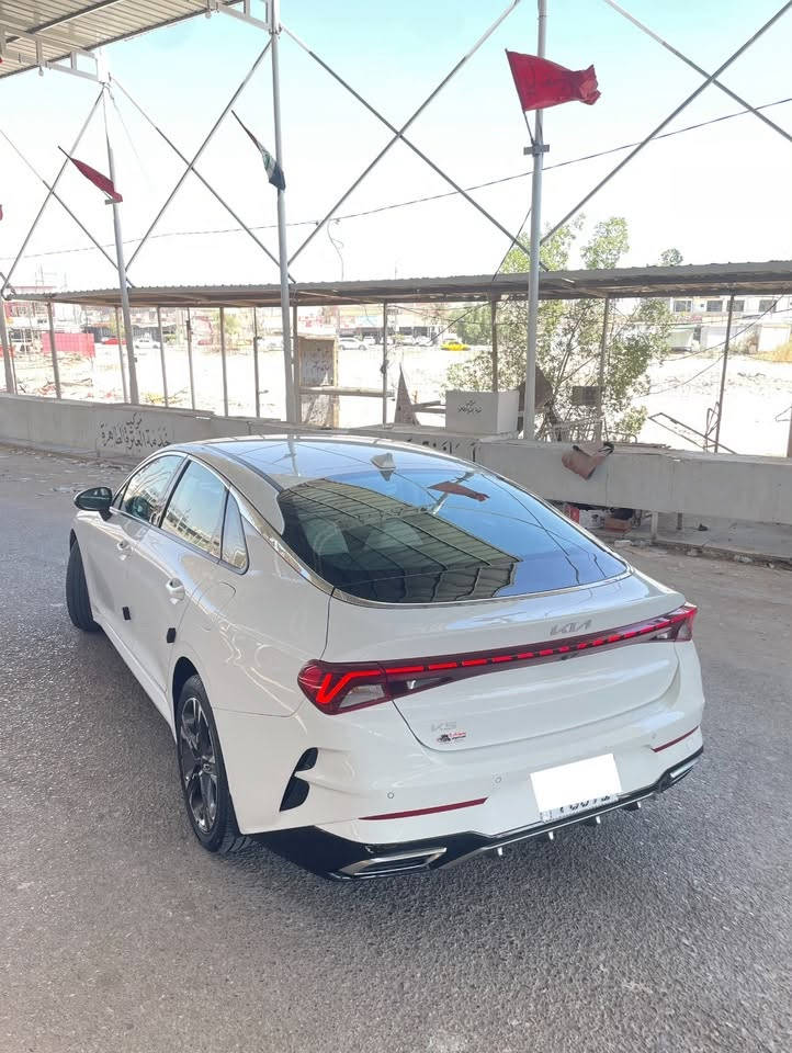 سلام عليكم
للبيع K5 2023 خليجي رقم بغداد بأسمي تحويل ثاني يوم مكفولة كفالة عامة عدة بارد جداً بسيط بل جاملغ الامامي الايمن تقريب اربع اصابع محرك 2500 كير 8 نمر ماشية 43 الف كيلو بصمة وكشن كهرباء وبك لايت لد وسايد بريك بصمة ويل 18 داخل ابيض شاشه ابل كار بلي لد امامي تحكمات كاملة كروز سرعة جنطة ذكية مراية ذاتيه تعتيم مري شفط كامرة خلفية وحساسات امامي وخلفي انضمة قيادة اوتو هولد وبعد بقيت المواصفات المعروفة سعر 188 وبيهة مجال بسيط للشراي 
مكان سيارة ديوانية المركز 
رقم ***********

