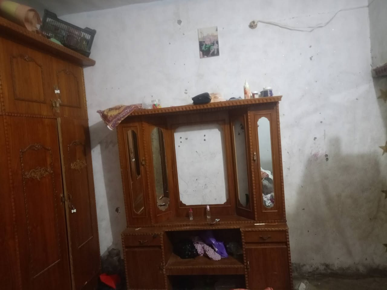 سلام عليكم غرفه لبيع سعر 225 مجال بصيط مكني كطن رازي تواصل ***********
