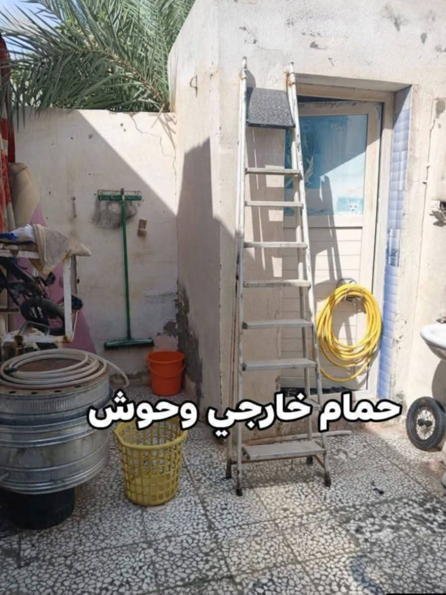 يالله دار  رهينه رهينه  المساحه 100متر🏣
العنوان كوفه حي ميسان شارع الشيوخ قرب سكلت رعد 
 
سنتين وقابل التجديد طابوزرعي سند 25

شارع تبليط  10متر  ويه البت كاونتر وثلاجه وماطور ماي 

أساس صب سقف صب بناء طابوك سماوه 

يحتوي ع غرفه  وستقبال ومطبخ وصاله  وتخاريج داخليه وخارجيه 

الستفسار تصل ع رقم ***********وتساب. يوجد كافت

 المساحت الزرعيه

نص مكتوب في الصور:
- المدخل
- استقبال
- صاله
- الكاونتر مع المنزل
- حمام خارجي وحوش
- غرفه