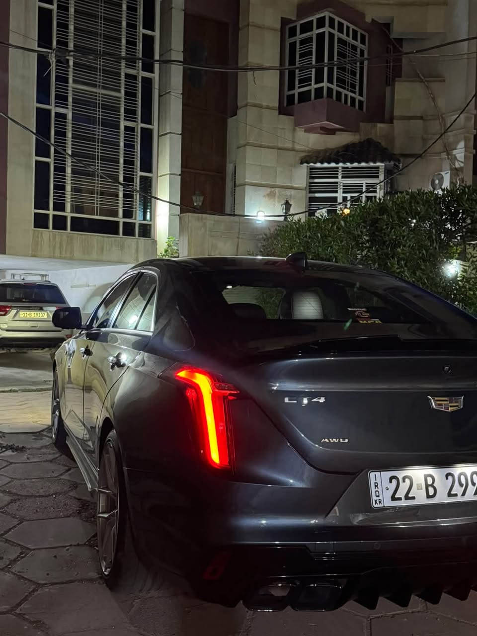 السلام عليكم
للبيع فقط سعر 200 ورقه وبي مجال
كاديلاك ct4 - premium luxury اعلى فئة وارد امريكي مديل 2022 
 حادث بسيط موضح بالصور ع كده تعمري
 سياره ماشية 40 الف 
قابل للزيادة 
محرك 2.7 تيربو - 4 سلندر ،
عزم 500nm قوة 350 hp
فول مواصفات السيارة /
فتحه سلايد 
كشنات جلد 
خزن ميموري
 تدفئة تبريد 
بصمة 
رادار تحديد مسار مواصفات الخ 
الاضافات 😕
اضائة داخلية امامية وخلفية كامل السيارة ، دركة كاربون فايبر ( دركتها الاصلية موجودة همين ) 
، دفيوزر خلفي اسود ، لحية امامية اسود ، دوسات اسود 

شبه كلين السيارة و مابيها لا شاصي ولا لغد عالفحص 
كير مكينة مكفولات 
و الصبغ فقط بنيد 
رقم اربيل بأسمي 
مكان سياره بغداد 
هـ ***********
