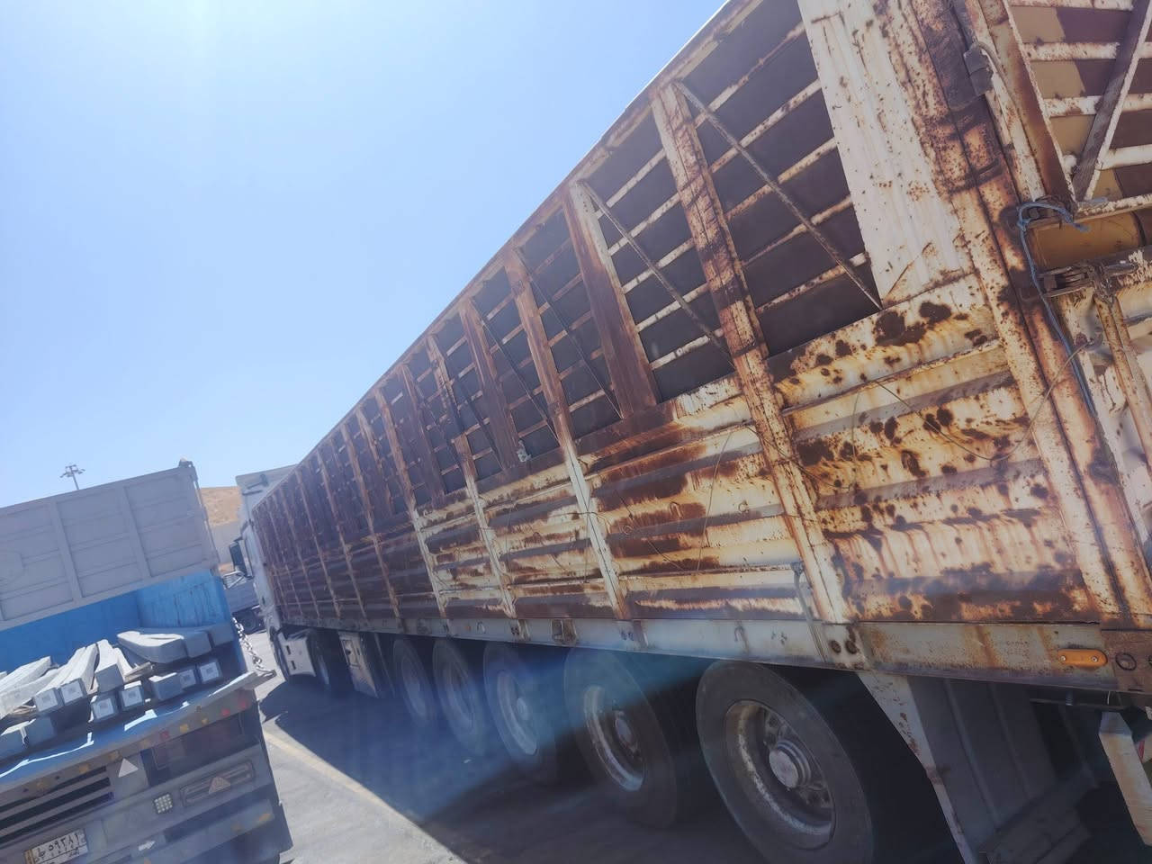 سلام عليكم عربانه للبيع اربيه محدده بل فلوجه سعر 110 رقم لهاتف ***********
