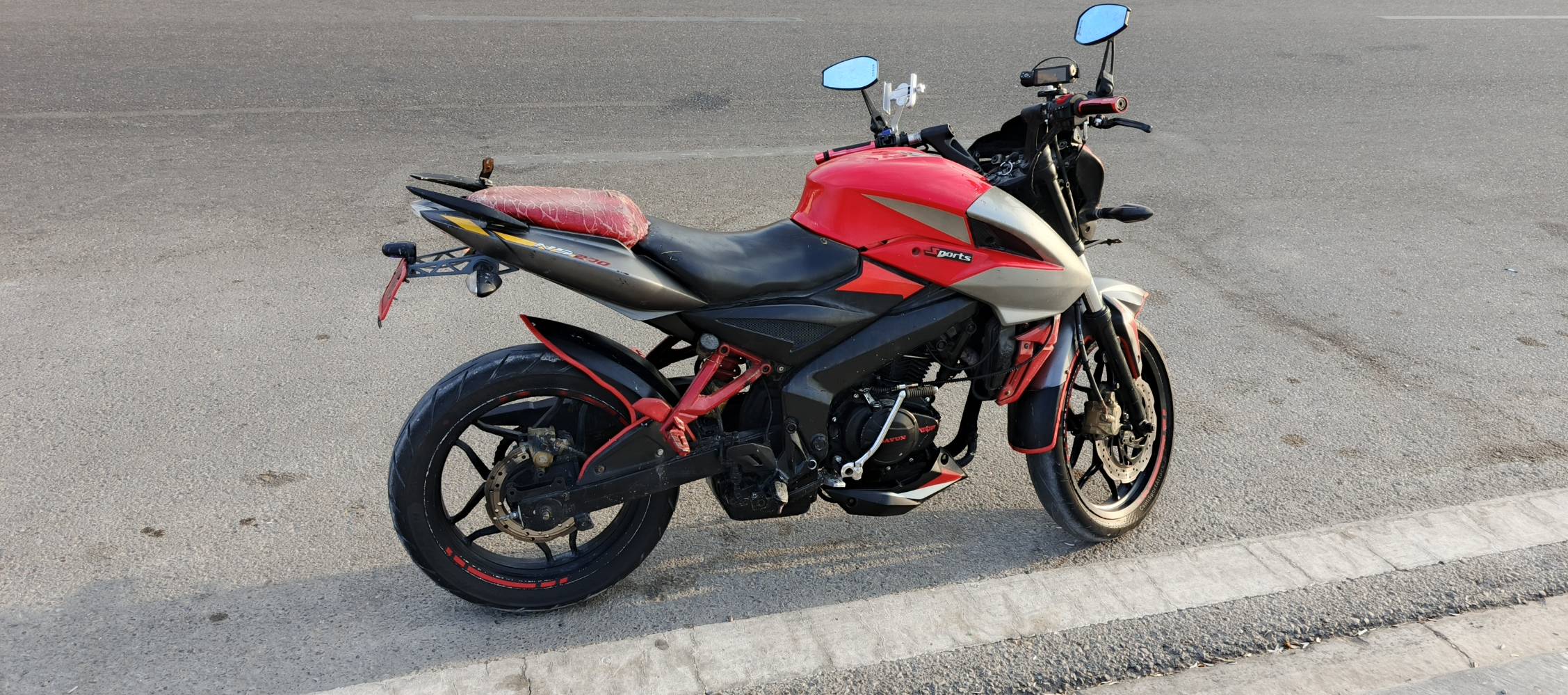 بولسر ns200 • محرك دايون • يحتاج كهربائي