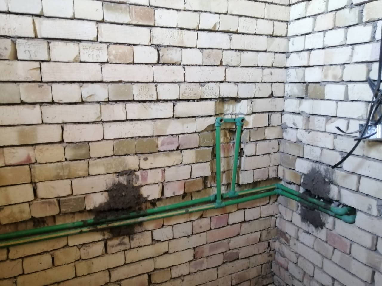 🔧 تأسيس  مياه لجميع أنواع المنازل والمحلات
🚰 و كيزرات وصيانة بواري البلاستك *********** 
📞 يحيى السالم ✅
