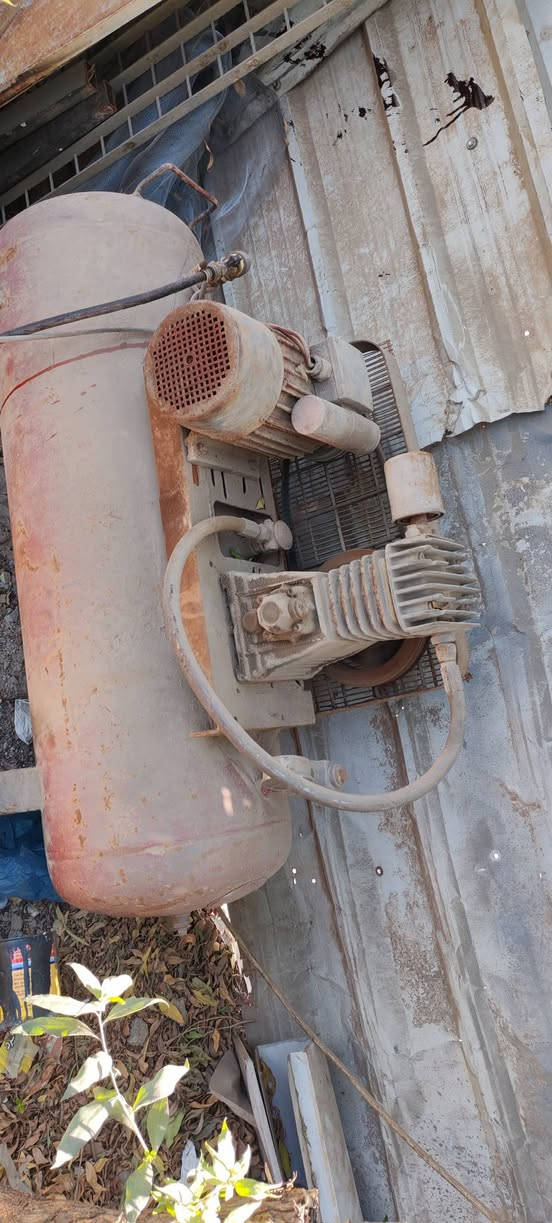 للبيع المكان بياع تقاطع درويش ***********
