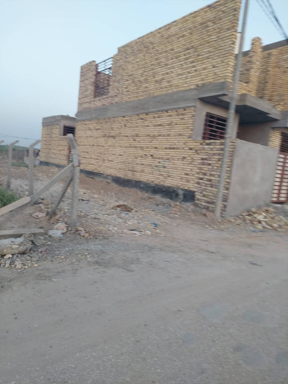 قطعه ارض للبيع مساحه ٦٥٠متر
طابو زراعي سند٢٥ القطعه داخل حي سكني خدمات كامله ماء اسأله كهرباء ظفيرة انترنيت ضؤي مضروبه بي ار سي عنوان الحله ورديه سيف سعد شارع المشجر
***********

