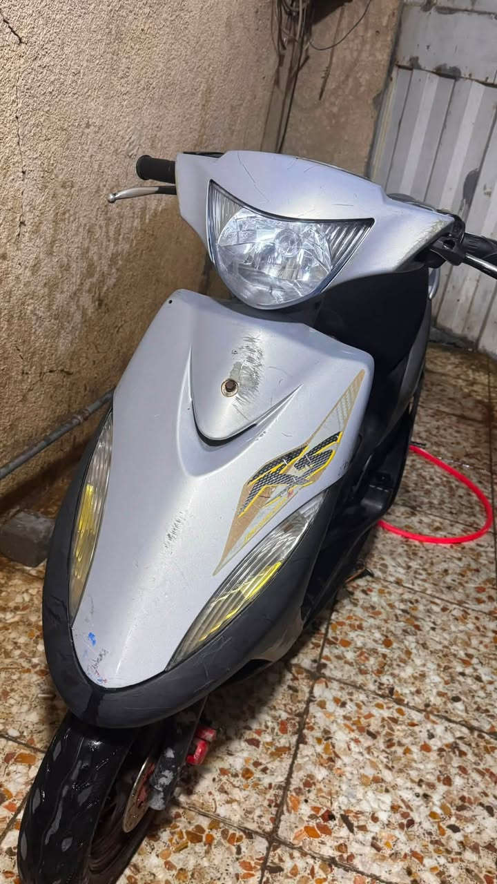 سلام عليكم اخوان دراجه ماكس عدله.   مكينه خرسه بس خمدت الدراجه ومن  تشتغل انطيها بانزين متمشي. فه اريد ابيعها.    كامله من كل شيءٍ كهربائيات. تفاصيل اكثر مراسله ع واتساب *********** بغداد بلديات
