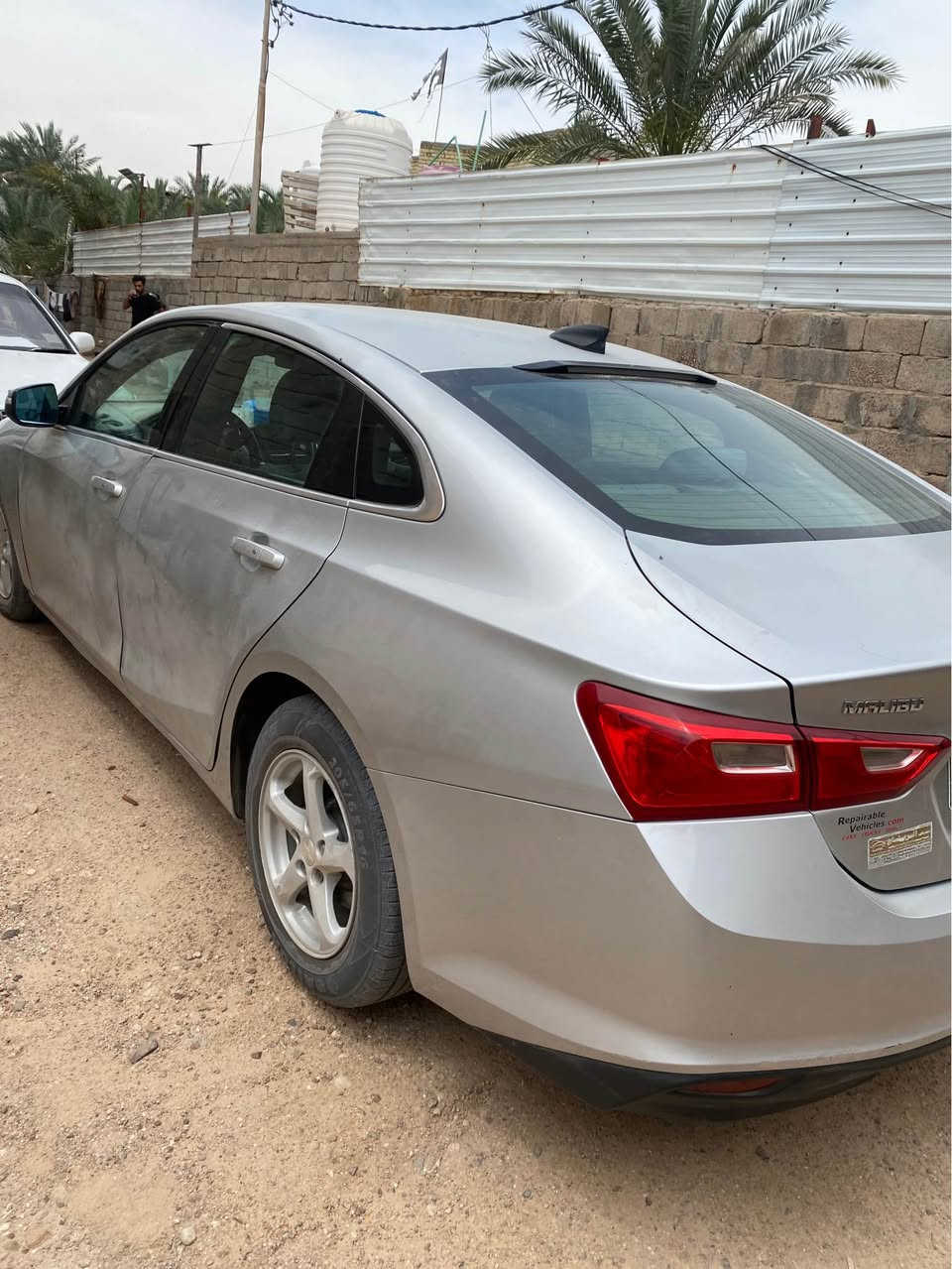 سلام عليكم اخوان ماليبو موديل ٢٠١٧ محرك بي مشكله مااعرف شنو بي كير نظيف حداده جديده سنويه حديده ب اسمي وارد امريكي جاملغ بنيد وتكمه السياره تاخذهه الموجود السعر ٦٨ ورقه وبي مجال قليل ومو سعرها بس لان مكينه اكلك بالوجه لان ماطحت بالعله مالتهه وهذه رقمي 
*********** ابو الخصيب, البصرة
