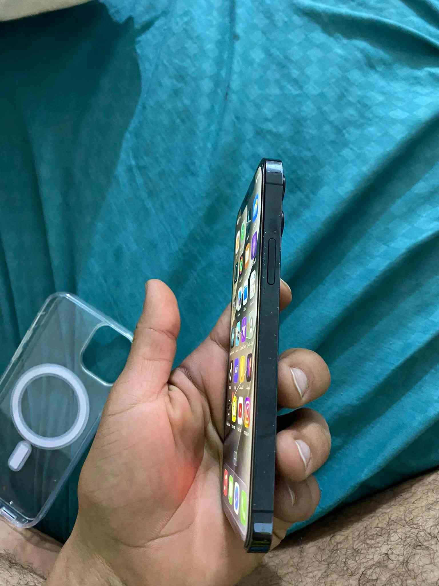 ايفون 12 برو مكفول وكالة وتر بروف
بطارية 88 بلادي 

نموذج M يخبل 

ذاكرة 256 

جهاز وكالة بعد ميحتاج احجي 

سعر 450 قفل قفل بدون عملة 

مكاني بغداد الدورة 

*********** متواجد واتساب 24 ساعة

نص مكتوب في الصور:
- ٣١ ١٢:٥٦ حول الاسم iPhone 12 Pro إصدار iOS 27.0 اسم الطراز iPhone 12 Pro رقم الطراز MGMT3QN/A الرقم التسلسلي F17DG1PZ0D95 انتهت صلاحية التغطية الأغاني الفيديوهات ١٣٦ الصور ٣٧٥ التطبيقات ١٢ السعة ٢٥٦ غ.ب. متوفرة ٢٢٧,٣٨ غ.ب.