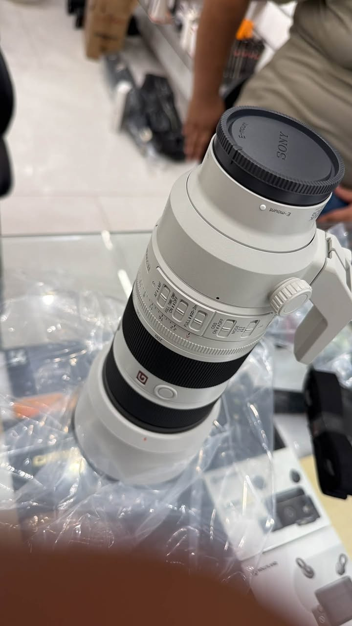 للبيع عدسة 70-200g ماستر إصدار الثاني استخدام شهر نضافه 100/100 تجي وتشوف سعره مليونين و٣٥٠
2350 

***********
