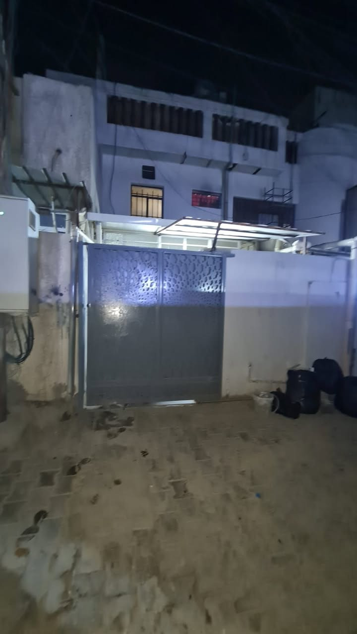 بيت طابق ارضي للأيجار ب 300 الف قفل بدون دلاليه التواصل مباشر مع صاحب البيت *********** الدوره الميكانيك
