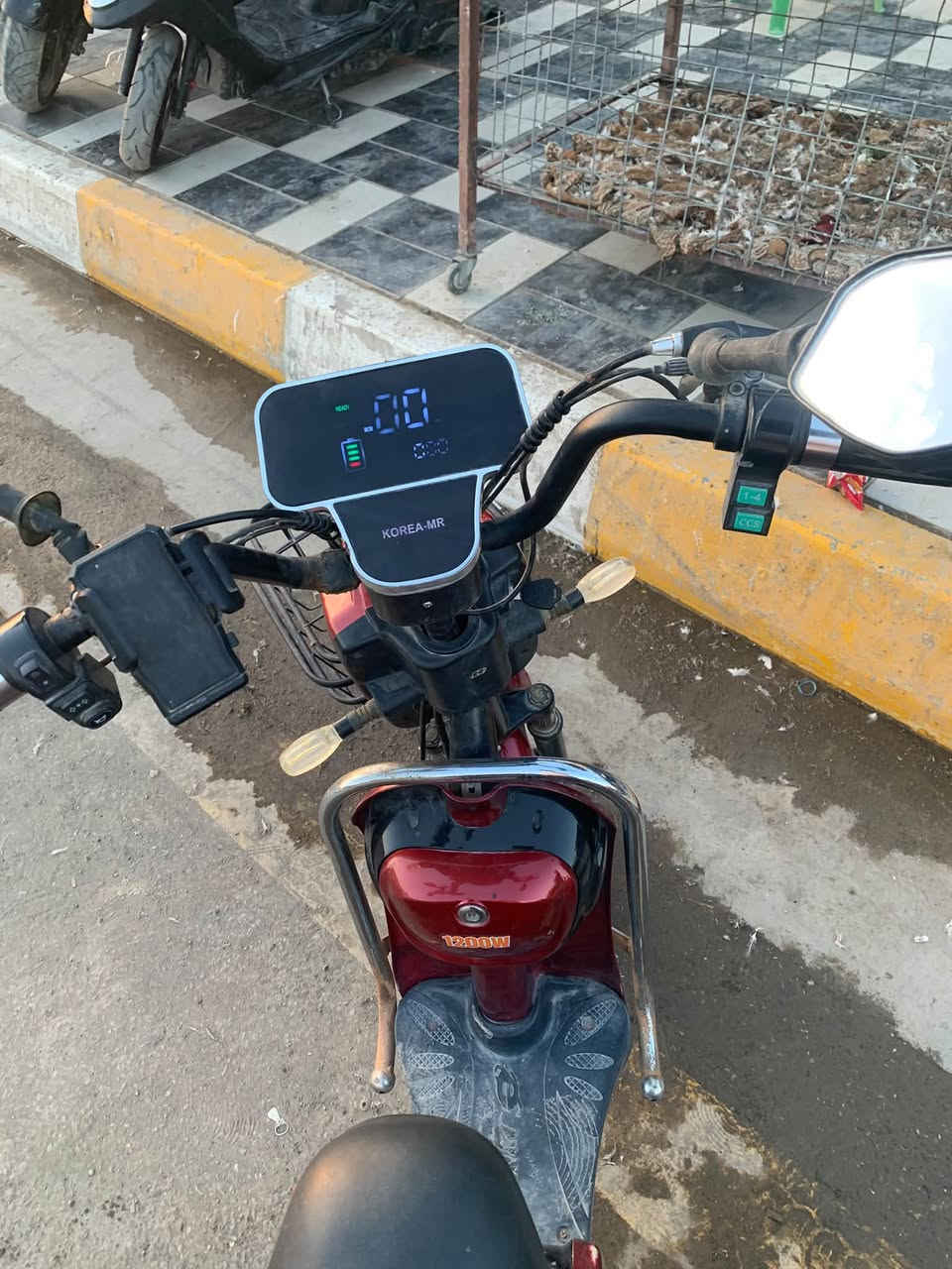دراجة كهربائية • ٥ بطاريات