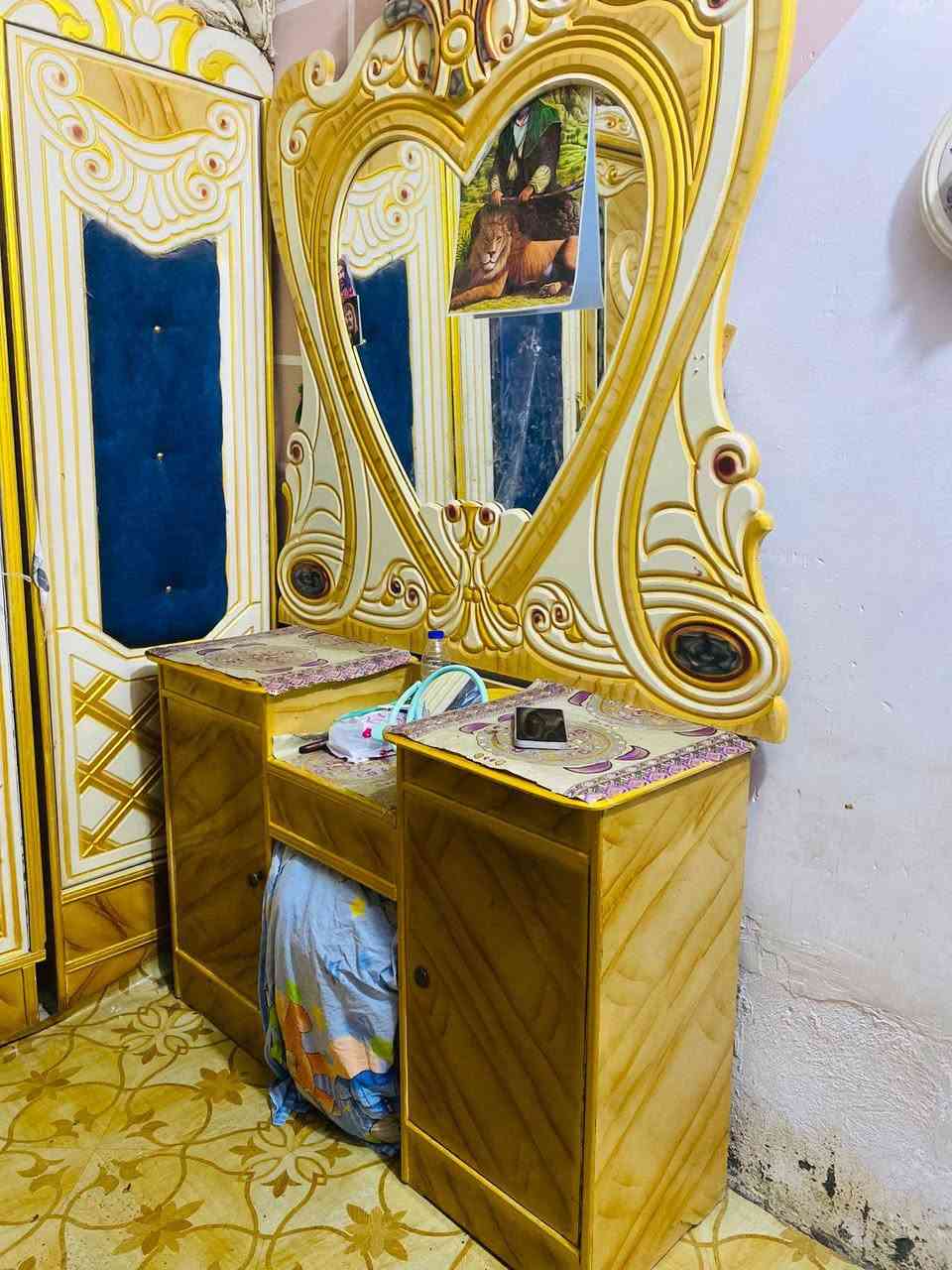 غرفه خشاب نضيفه مامستخدمه هواي العنوان نجف حي رحمه ليريد يتواصل ويانه عله هاذه رقم ***********
