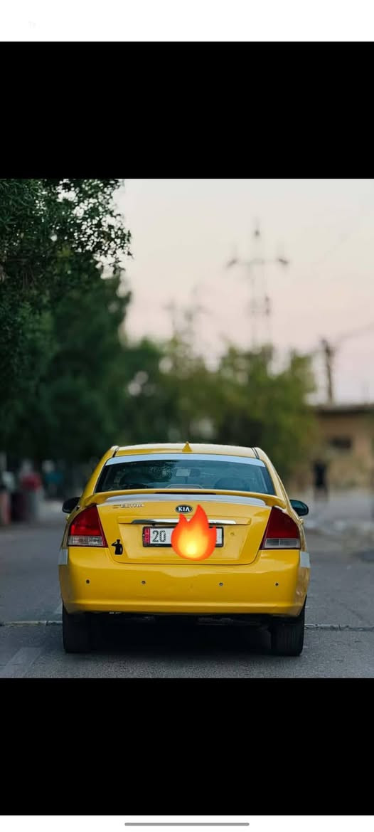 السلام عليكم سياره سبكتره جاهزه موديل 2009وراد امريكي حادذهه من امريكه شويه بلبجم من صفحه السايق بدون دواخل سياره حلوه رقم وسنويه وهزه جديده رقمهه ديالى مكانها ديالى بعقوبه *********** متوفر خاص واتصال واتساب
