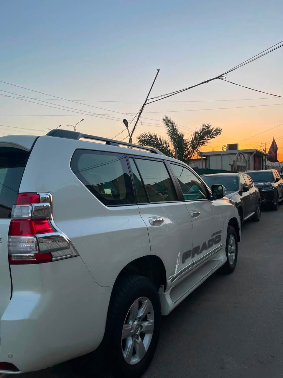السلام عليكم برادو ٦ سلندر    موديل ١٤ VX  فول ١/١ عداد المسافة ١٢٠ حقيقي نص جاملغ خلفي صبغ لمعرفة المزيد اتصال على ***********
