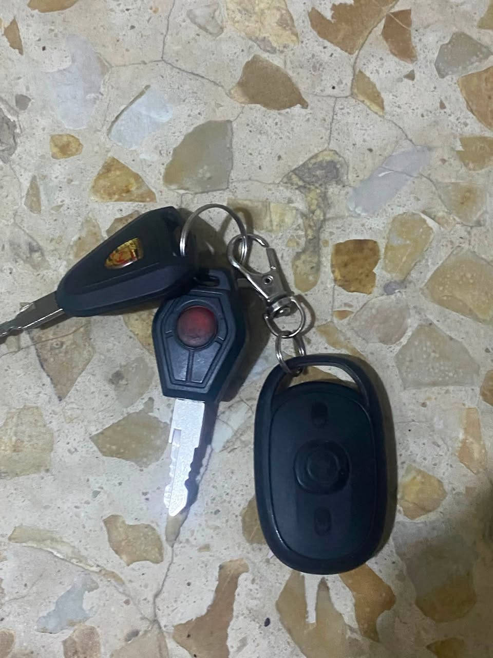 دراجه فول نظافه للبيع بطاريات جديده اعطال بس تاير فاش و إشاره واكعه السعر ٢٩٠ و بيها مجال للتواصل ***********
