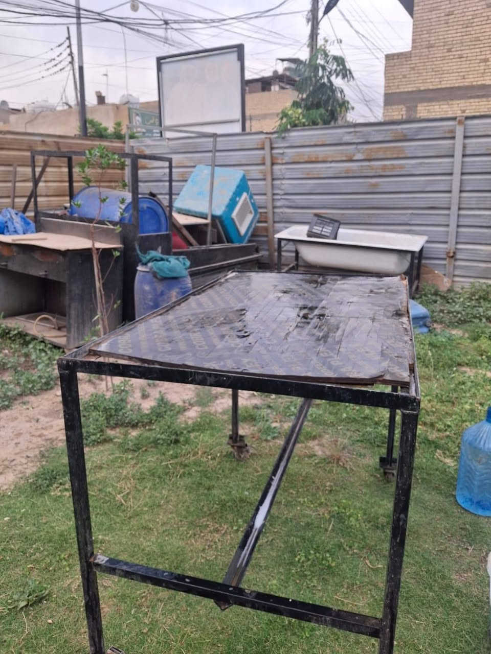 غراض موكب للبيع .
١. بانيو + ميز . سعر ١٥٠
٢. طباخ فلافل عين كبيره سعر ٥٠
٣. طباخ شاي عينين+مهداره+مكان  السماور . سعر ٥٠
٤. ميز عدد ٢ .. سعر ٢٥

مكاني بغداد الزعفرانيه 
السعر غير قابل للتفاوض رجااء
توصيل ماعندي تعال واوجبك تشلع عيوني .

***********
