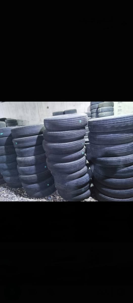 السلام عليكم موجود تاير بلون سعر التخم 140 المكان الناصريه ***********
