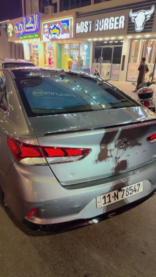 السلام عليكم 
سوناتا وارد أمريكي موديل ٢٠١٨ محرك 2400السيارة فول مواصفات لميتيد ضررهة جاملغ عكس السايق وبنيد صبغ بدون دواخل وجاملغ الأمامي مال السايق بارد السعر ١٢٥ وبيهة مجال للاستفسار الاتصال على الرقم *********** ترهم مراوس هم مكان السيارة الرمادي
