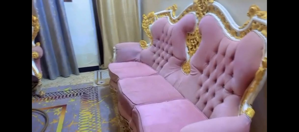 كنبة • بدون تفاصيل