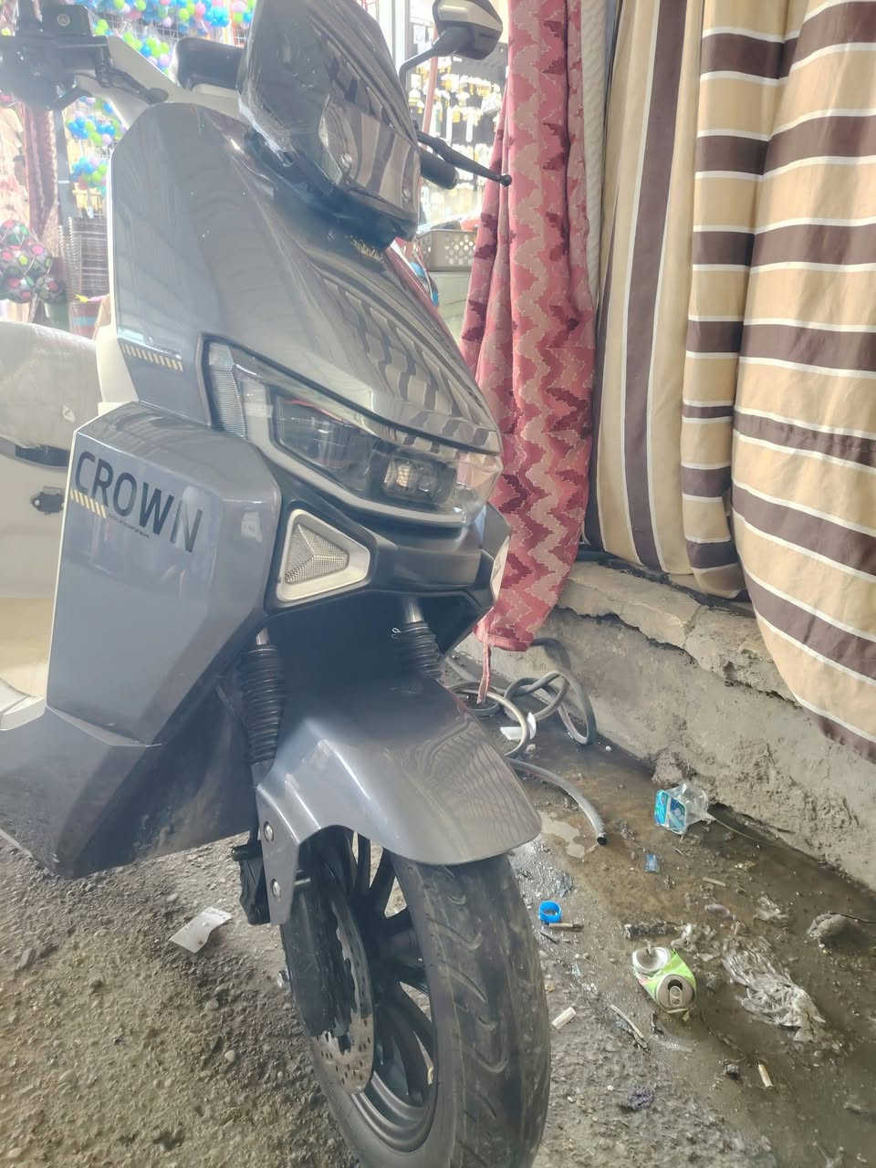 دراجه شحن كراون موديل 26ست بطاريات ستخدام قليل شخط واحد مابيهه السعر 850مكاني فلوجه 
***********
