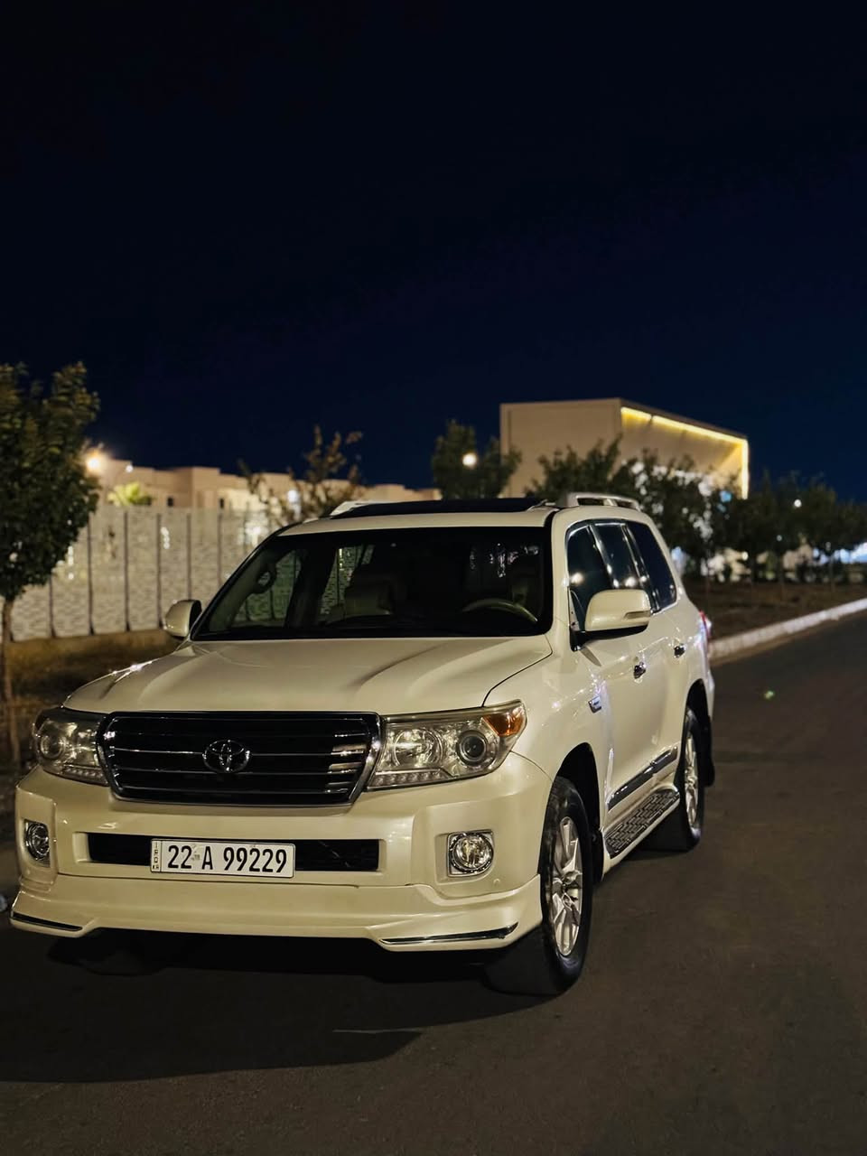 Land Cruiser
2008 VX.R 
V8
سەیارەکە دوو بست سبوغی هەیە هەموو شتەکی بەشەرت گێر مەکینە تەبریت هەمووی بەشەرت 
بەناوی خۆمانە
نرخ:275وەرەقە و مەجال
رەقەم:***********
