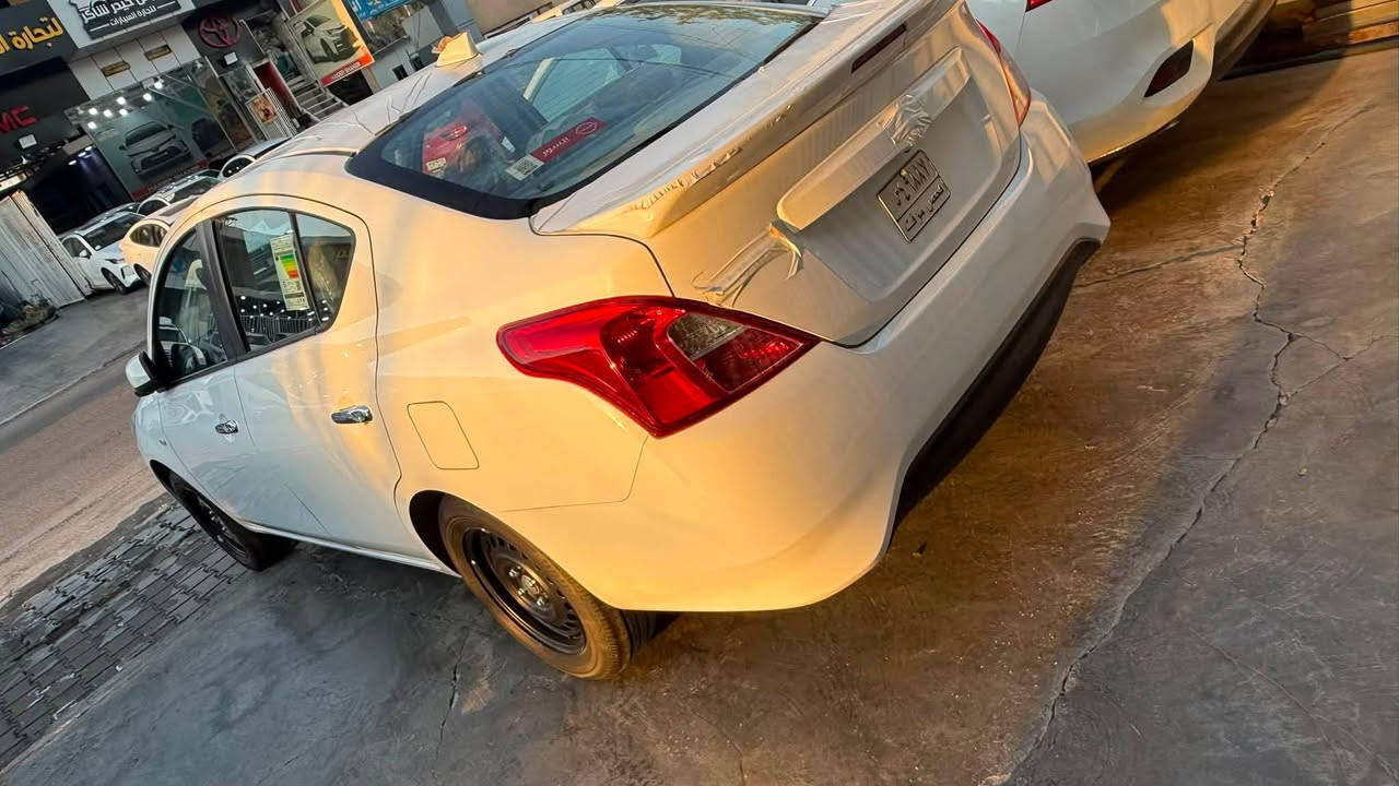 🚗 نيسان سني 2025 – زيرو (ضمان شركة السور) 🚗
✨ الأناقة، الاقتصادية، والاعتمادية في سيارة واحدة! ✨
إذا كنت تبحث عن سيارة عملية، اقتصادية في استهلاك الوقود، ومضمونة لسنوات.. نيسان سني 2025 هي الخيار المثالي لك!
🔹 أبرز المواصفات:
 الموديل: 2025
 العداد: 00 كم (زيرو)
 الضمان: ضمان رسمي ومعتمد من شركة السور 3سنوات او 100 الف كيلو متر
 المحرك: 1.5 لتر – أداء قوي واقتصادي جداً
 ناقل الحركة: أوتوماتيك
 التصميم: تصميم عصري وجديد كلياً يجمع بين الراحة والأناقة
 المقصورة الداخلية: مساحة واسعة ومريحة مع تكييف ممتاز
 أنظمة الأمان: وسائد هوائية، نظام فرامل ABS، ونظام توزيع قوة الفرامل EBD
🌟 مميزات الشراء:
✅ ضمان شركة السور لراحة بال تامة وأفضل خدمات ما بعد البيع.
✅ جاهزة للتسليم الفوري.
📞 للتواصل والاستفسار: [***********]
📍 الموقع / المعرض: [بغداد معارض الكريعات مقابل كلية القانون /معرض تاج الملك ]
