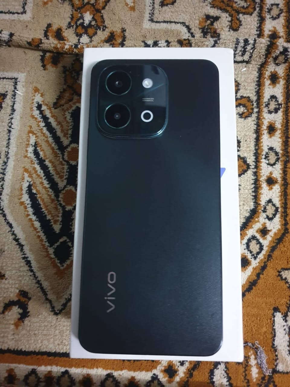 للبيع vivo Y28 مستعمل نظيف جدا
اللون: اسود / اخضر غامق
الحالة:مابي اي عطل، الكارتون موجود. و ما مبدل اي شي 
الذاكرة: 256GB 
الرام: 8GB 
البطارية: 6000 وشحن سريع
الملحقات: كارتون + شاحن 
السعر: 190 الف دينار نهائي/قابل للتفاوض البسيط
المكان: بغداد [الزعفرانيه ]
للتواصل: ***********
