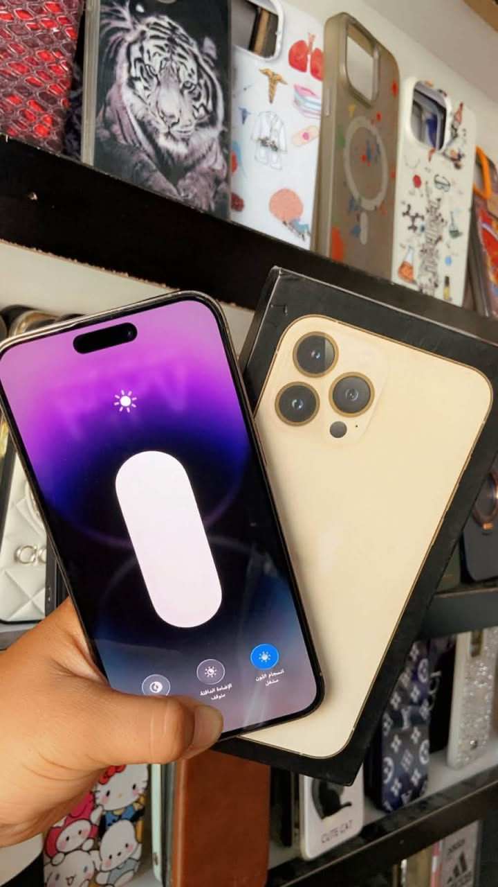 السلام عليكم
ايفون 📲14 برو ماكس 
لون ذهبي  مميز 
بطاريه🔋88
ذاكره 128
شرق اوسط عربي ماستر AAA نموذج m
شخط واحد ماكو بل جهاز  
مكفول كفاله من فتح وتصليح
السعر / 730 وبي مجال بسيط كلش
العنوان / بغداد الدوره شارع الصحه
للتواصل /***********
