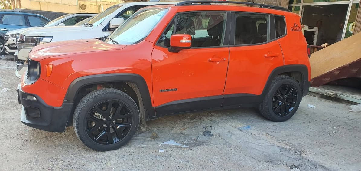 جيب رينكيد 2018 4x4 بدون ايرباك.. كلهة سليمة
تشغيل عن بعد
تحكم ستيرن جهتين
تحكم مري كهربائي 
بصمة تشغيل
بلوجكترات وية الستيرن
شاشة كبيرة 
تدفئة كشنات وستيرن
هاندبريك بصمة
كير ٩ سرعات
سبير ويل كب
صورة الحادث مرفقة
السعر 130 ورقة قابل للتفاوض
***********
