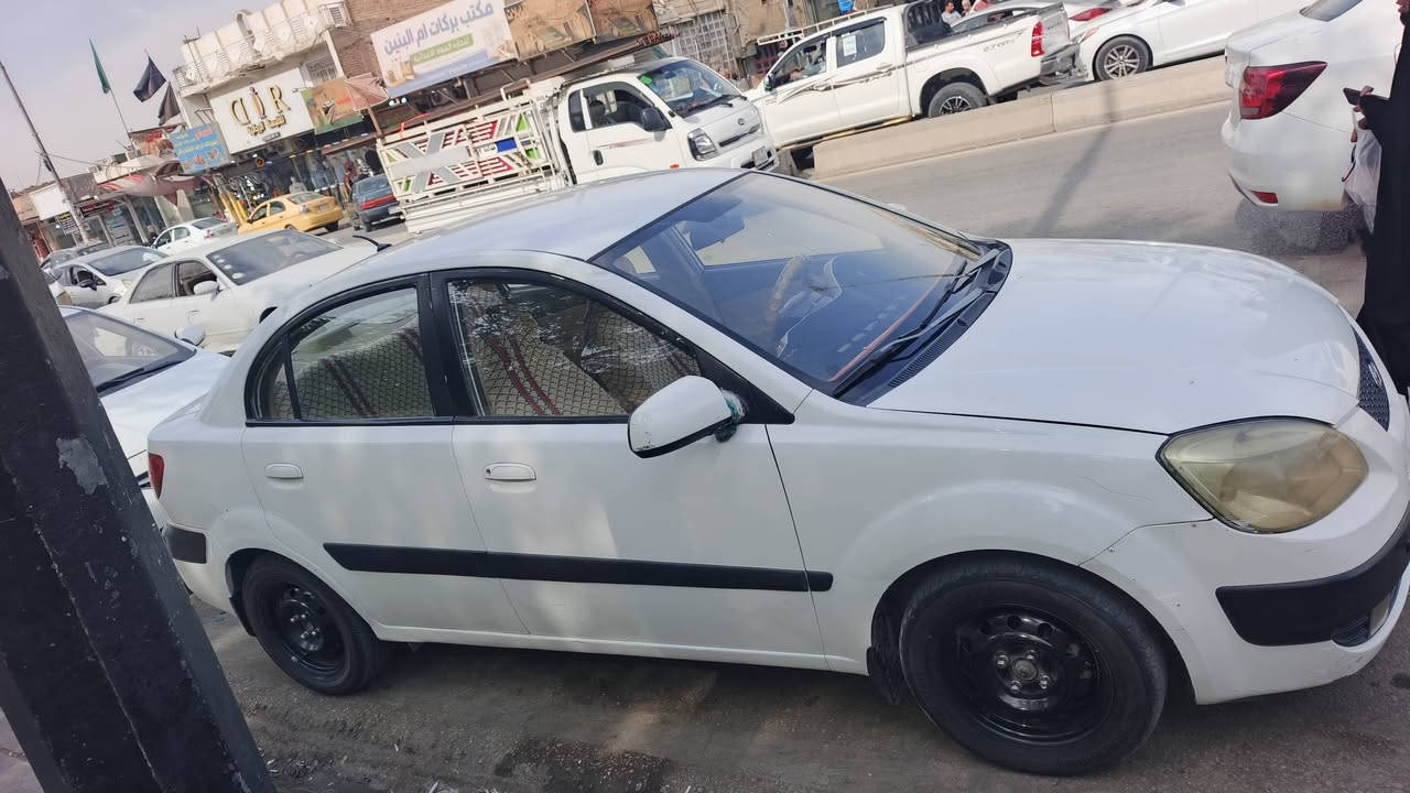 السلام عليكم كيه ريو مديل 9بسمي السياره جاهزه من كلشي مكينه كير حداديه جديده رقم نجف مميز السياره مكفوله عد باب صبغ او باردات شويه بيه السعر 85اوبيه مجال مكاني نجف الاشرف 
لاستفسار عل ***********
