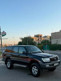 لاند كروز 2003 السيارة مصبوغة عام جمالية لون اسود بدون ضربة بدون معجون...
