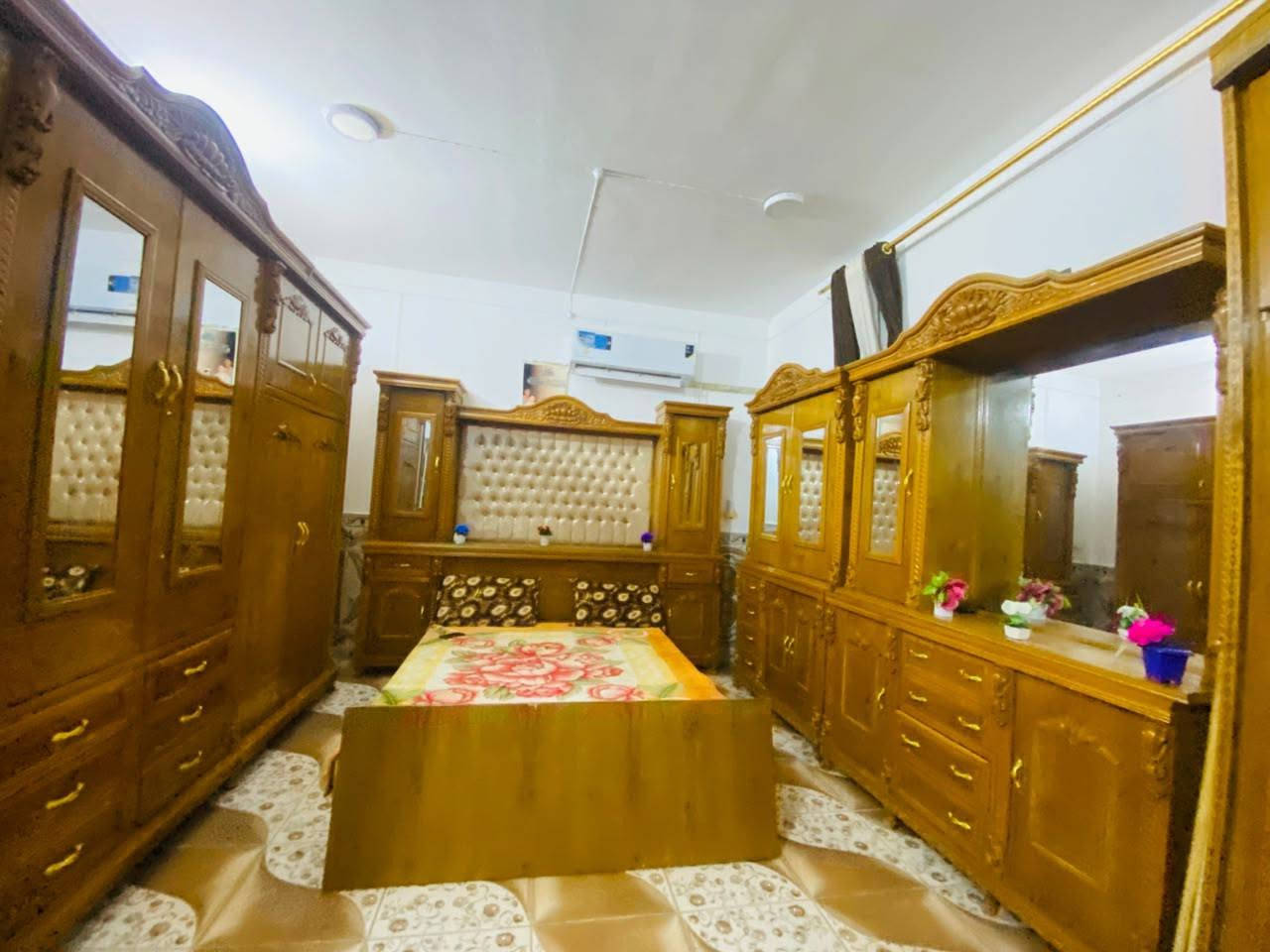 غرفه ملكي طحاطه سعر مليون1800وبيها مجال المكان الرمانه البوعبيد تواصل على رقم***********
