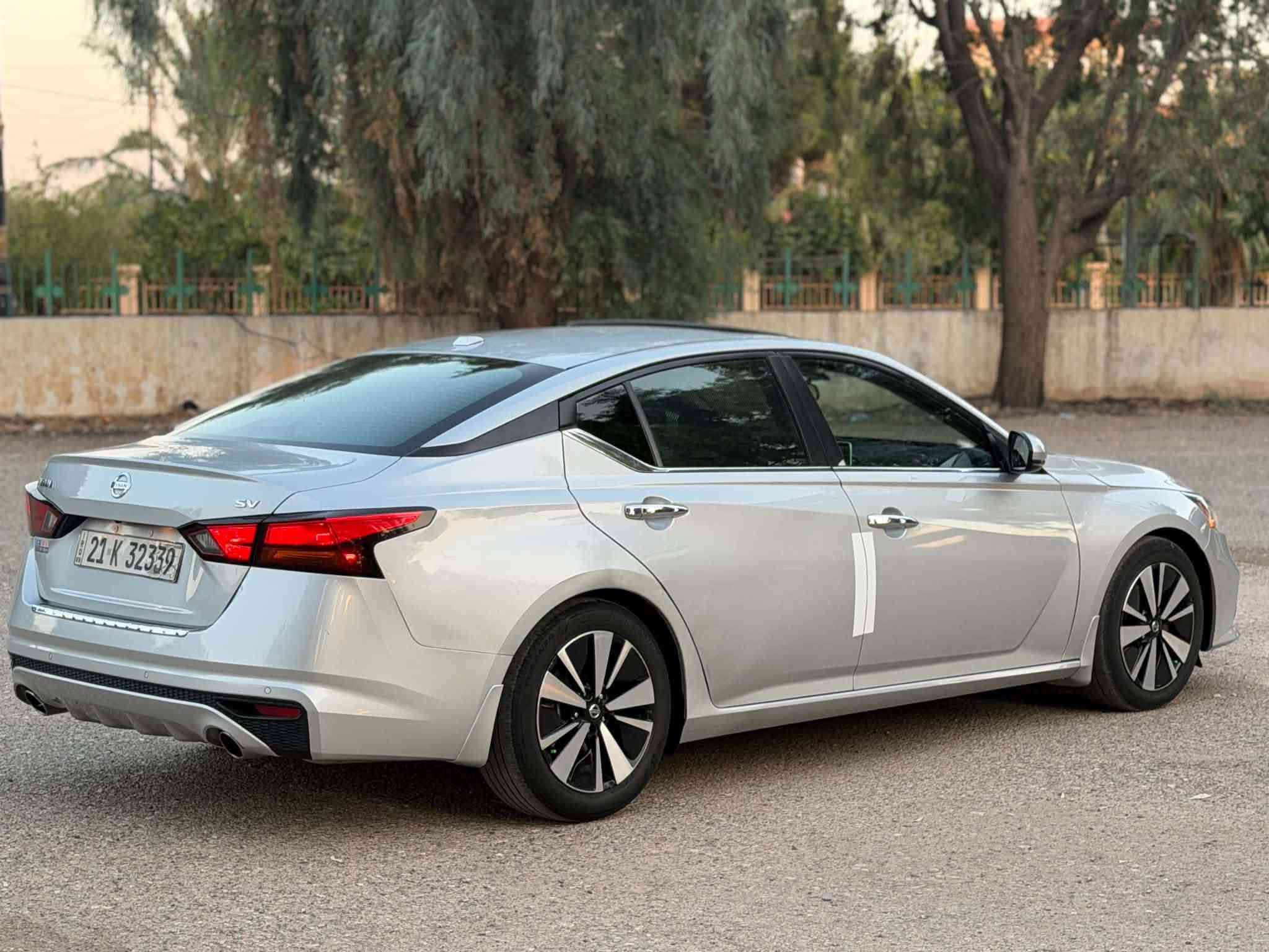 السلام عليكم تحياتي للجميع
⚡NISSAN ..Altima..2021.SV.Plus⚡
⚡نيسان...التيما..SV 2021پلاس فول الفول
......................................
الفئه  SV..Plus..
موديل 2021
لون سلفر
محرك 2500(تنفس طبيعي)
بصمة تشغيل
ابواب بصمة+ بصمة صندوك
تشغيل عن بعد
هاند بريك بصمة
أوتو هولد (auto hold)
فاتحة سقف (سلايت )
نظام قيادة أليه
رادارات 360° درجة
رادار امامي (توقف ذاتي)+تحديد مسار
رادار جانبي توقف ذاتي
رادار خلفي (توقف ذاتي)
كامره خلفيه
حساس خلفي
كشنات كهربائ
كشنات تدفئة
ستيرن تدفئة
شاشه كبيره (گار پلي)
فول تحكم ستيرن
كروس سرعة (مثبت سرعة)
أشاير مري جانبي
ويل كروم حجم 18
أكزوز رياضي (صالنصات رياضه)
لايتات فول زينون
................................................
سياره بيه فقط بونيد صبغ.. سونار مرفق داخل منشور 
كير محرك شرط الفحص
سيارة ماشية 65الف ميل
رقم سليمانية دولي سنويةرقم كل جديد لغايه2028 شرط تحويل
146ورقه بي مجال بسيط
مكان سياره ديالى.. خانقين .استفسار اتصال رقم الهاتف  
***********
