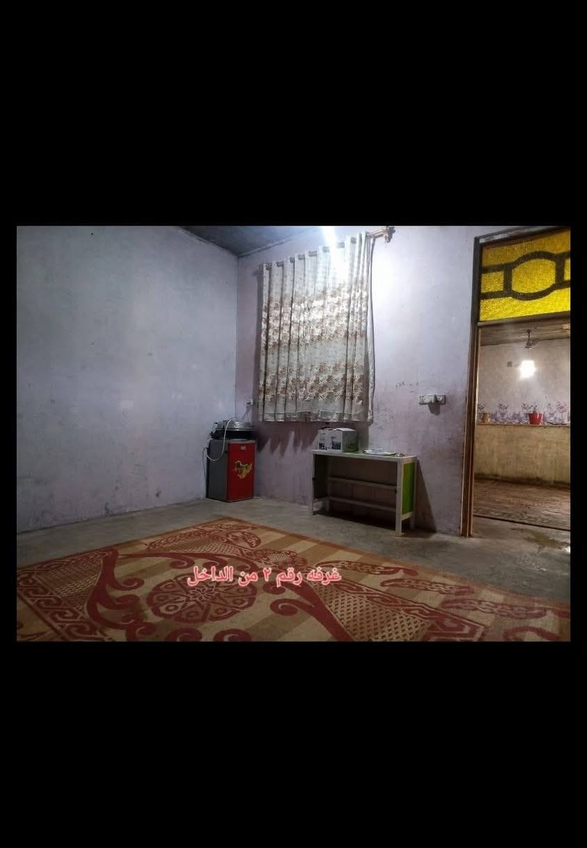 بيت قرب مجمع حجي حسن الي قريبه على على حي القصور من جهة طريق بغداد
قريب على الشارع العام 
المساحة ٤٠٠ متر٢ 
٣٠٠ بناء و١٠٠ كراج حسب ما موضح بالفيديو 
س ع ر ١٢٥ مليون
للإتصال ***********
