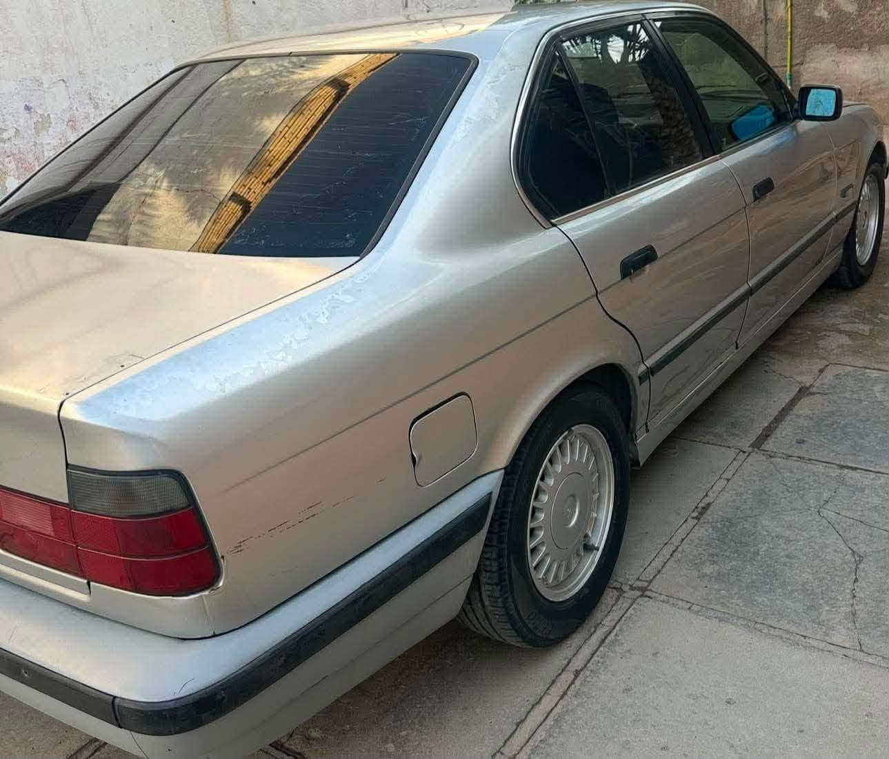 السلام عليكم 

بيع  او مراوس ب تكسي 

بي ام  BMW 525
 مديل 91 مكينه فانوس مسكر رقم اربيل الجديد سنوية لنهاية 2027 
السيارة كفاله محرك وكير وحدادة تخم تاير وتبريد ثلج ❄️ كهربائيات كلهة شغاله السيارة مال بيت متعوب عليه هواي جاهزة من كلشي بدون ضربة اترايك وين ماتريد شرط 
السعر 50 وبيهة مجال 
رقم الهاتف: *********** واتساب او اتصال 
العنوان : البصرة / الدير
